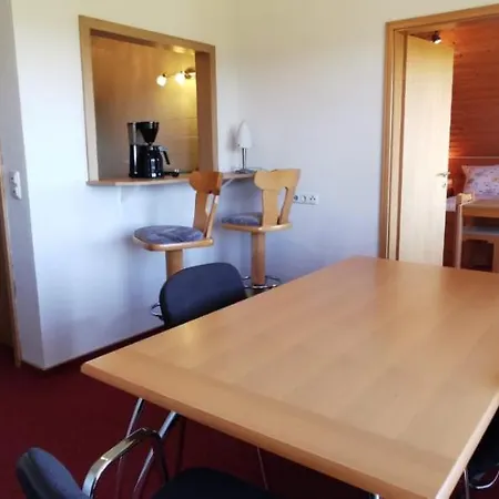 Mit Balkon 坎普菲尔德