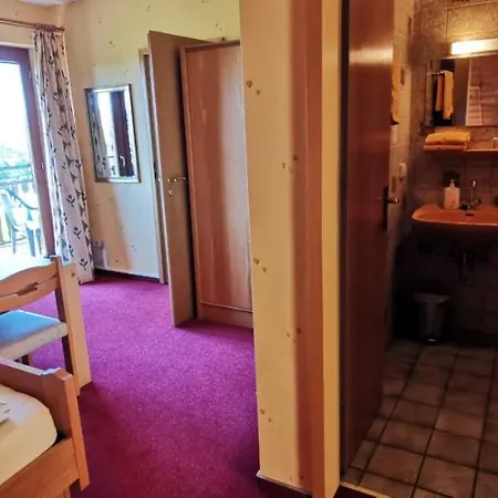 Apartment Mit Balkon